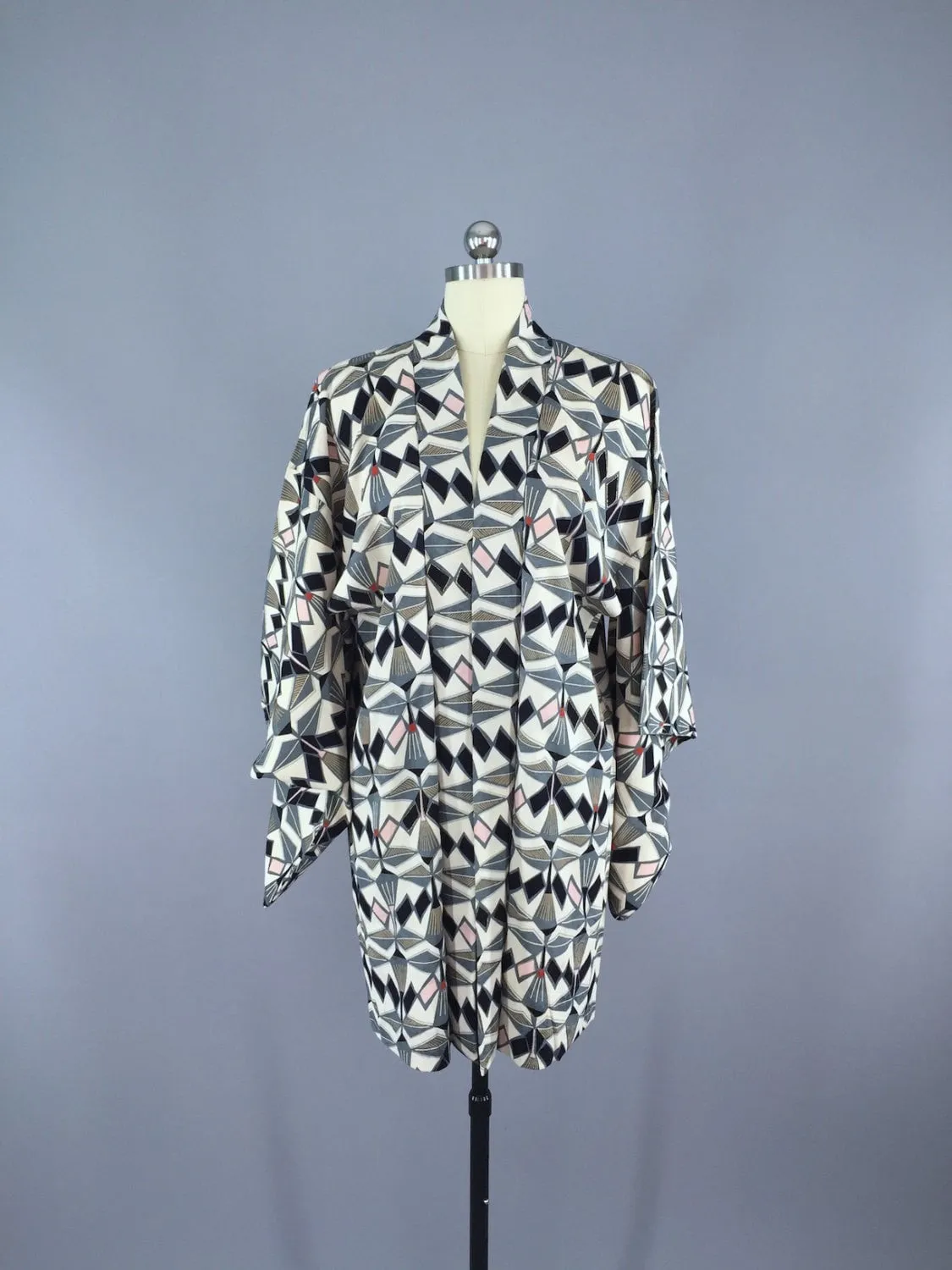 1930s Vintage Silk Haori Kimono Cardigan / Egyptian Art Deco Print