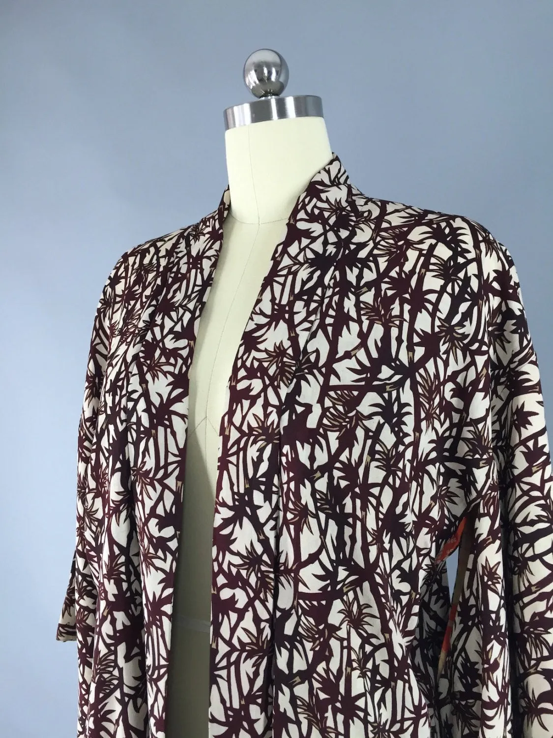 1940s Vintage Silk Haori Kimono Cardigan Jacket in Ivy Floral Print