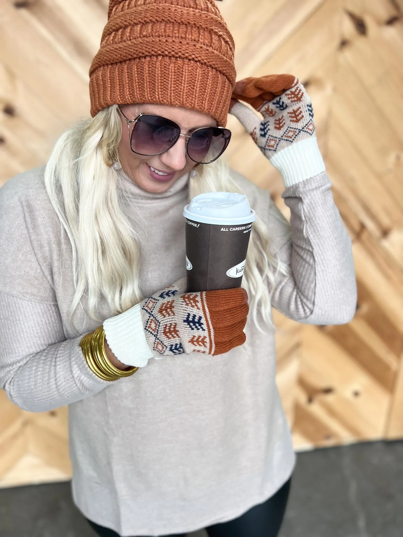 Aztec Pattern Knit Gloves  (RUST)