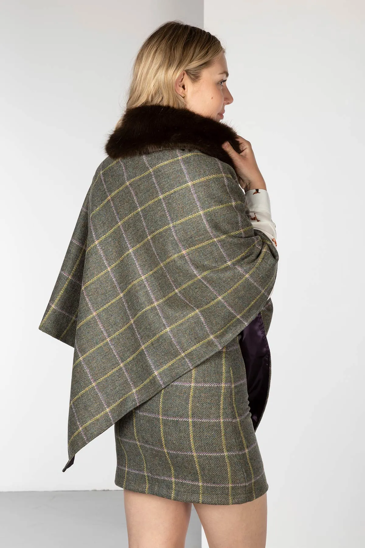 Ladies 100% Wool Tweed Poncho