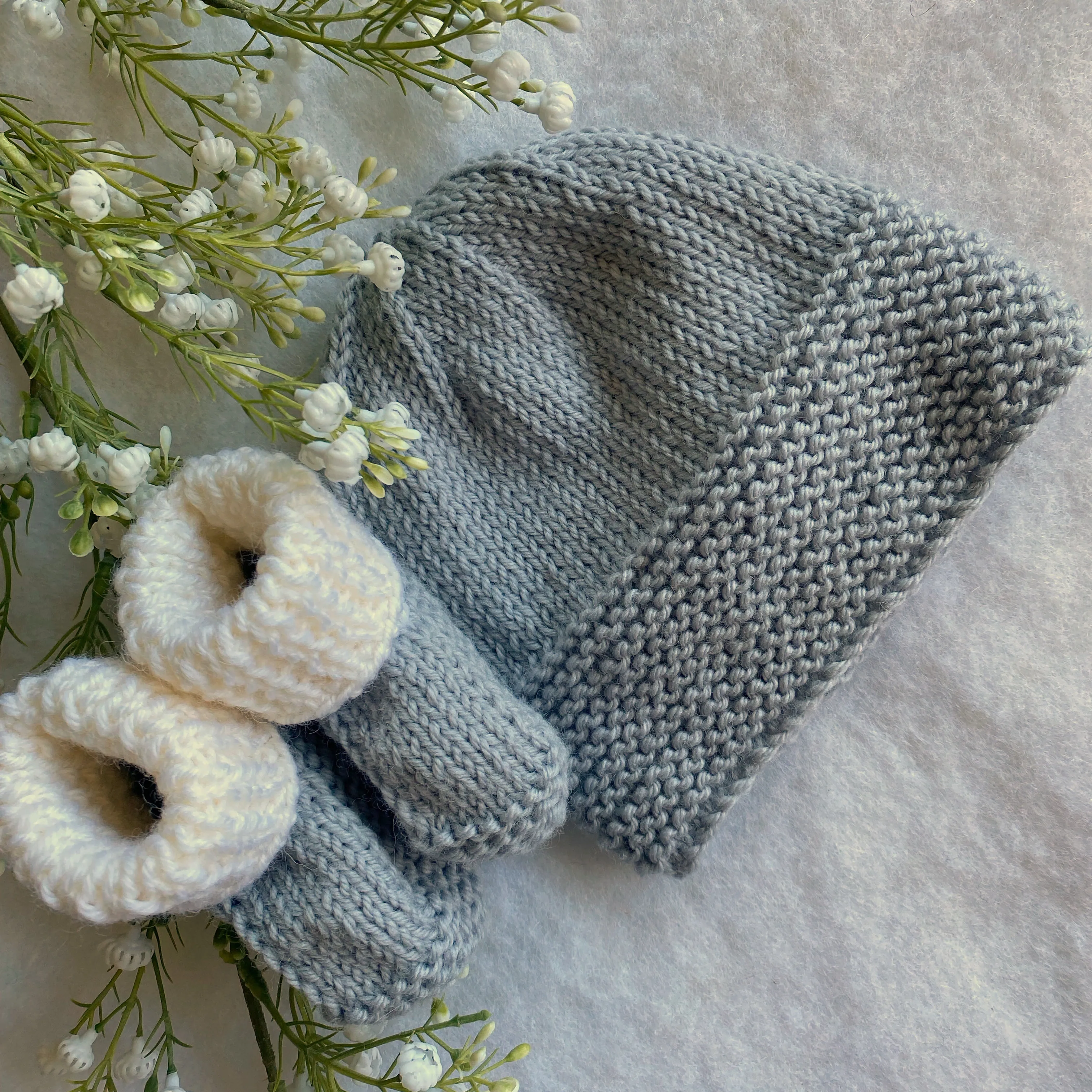 Merino baby bootie and hat set