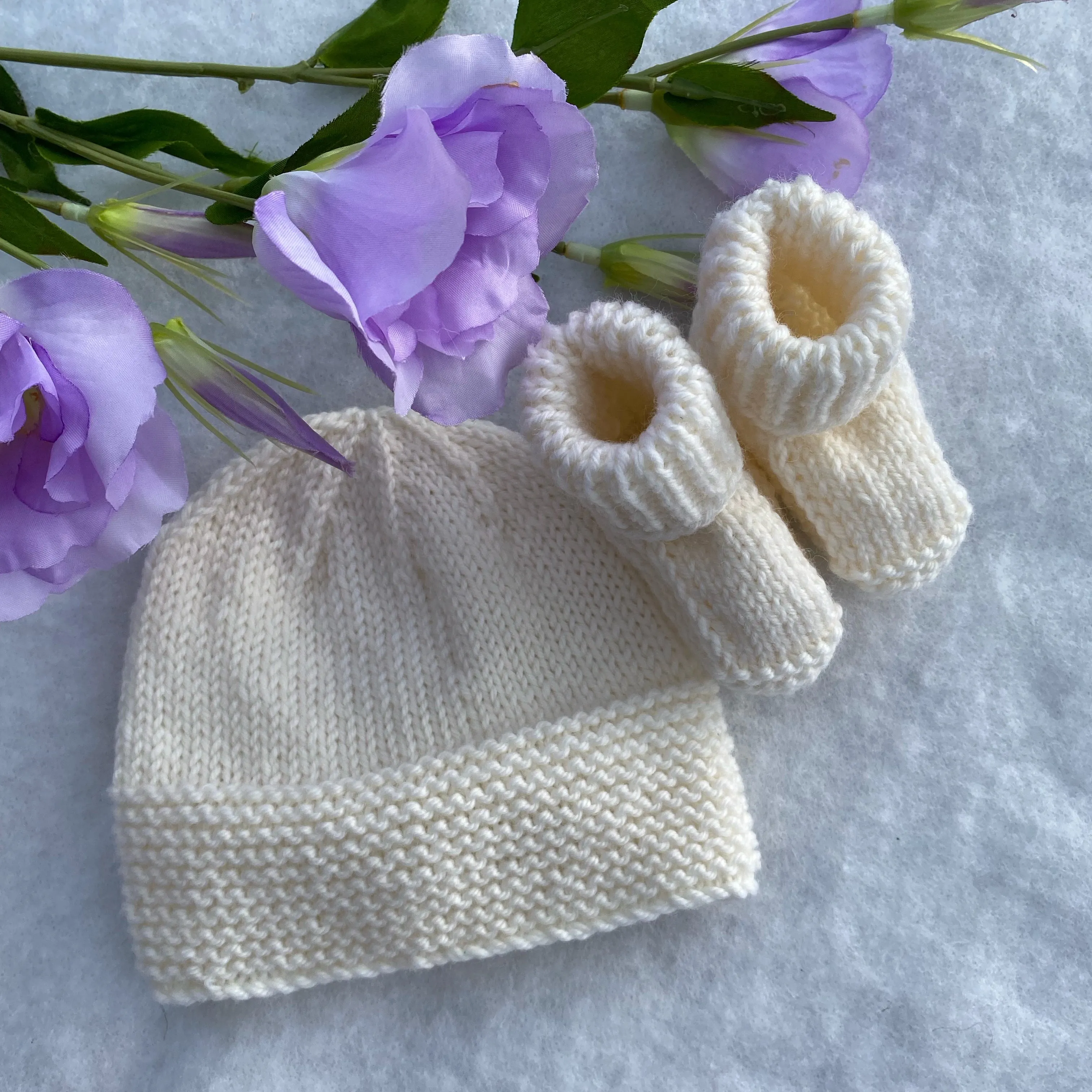 Merino baby bootie and hat set