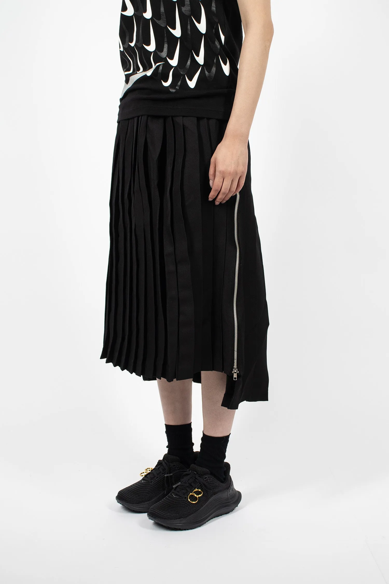 Pleated Zip Skirt Black