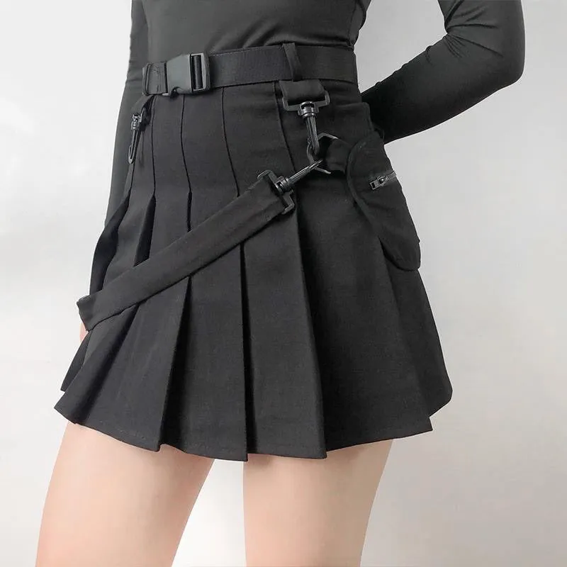 "BUCKLE" PLEATED SKIRT