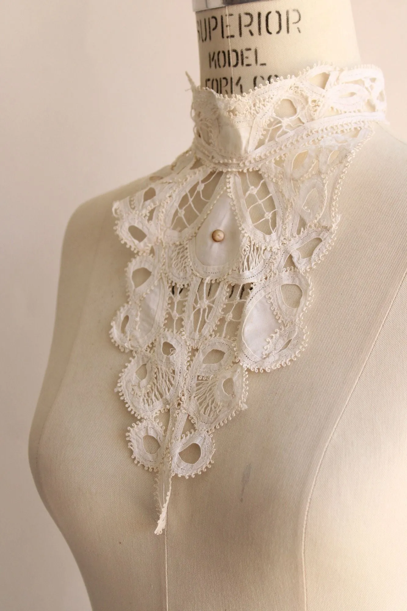 Vintage 1940s 1950s Lace Collar