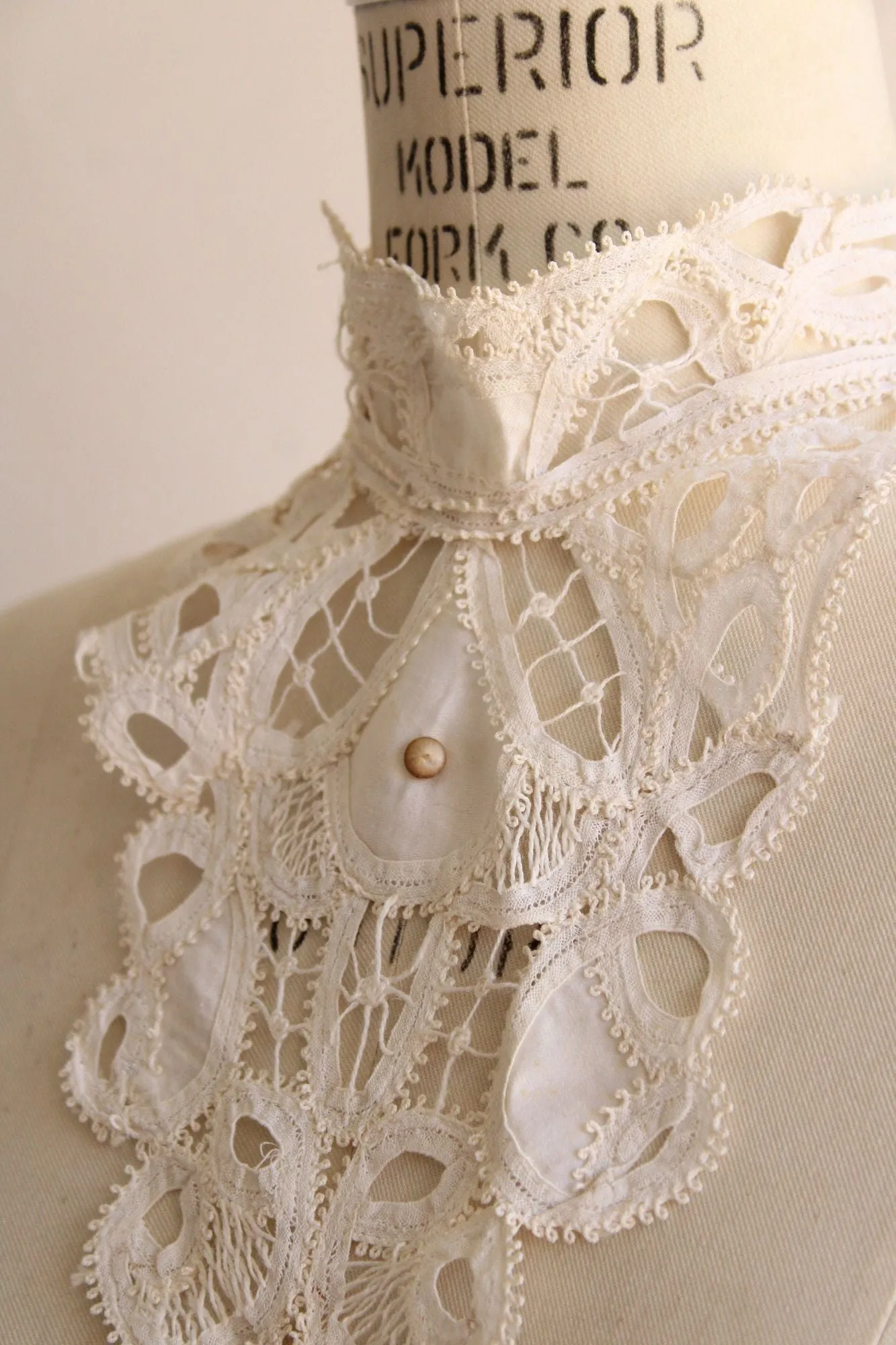 Vintage 1940s 1950s Lace Collar