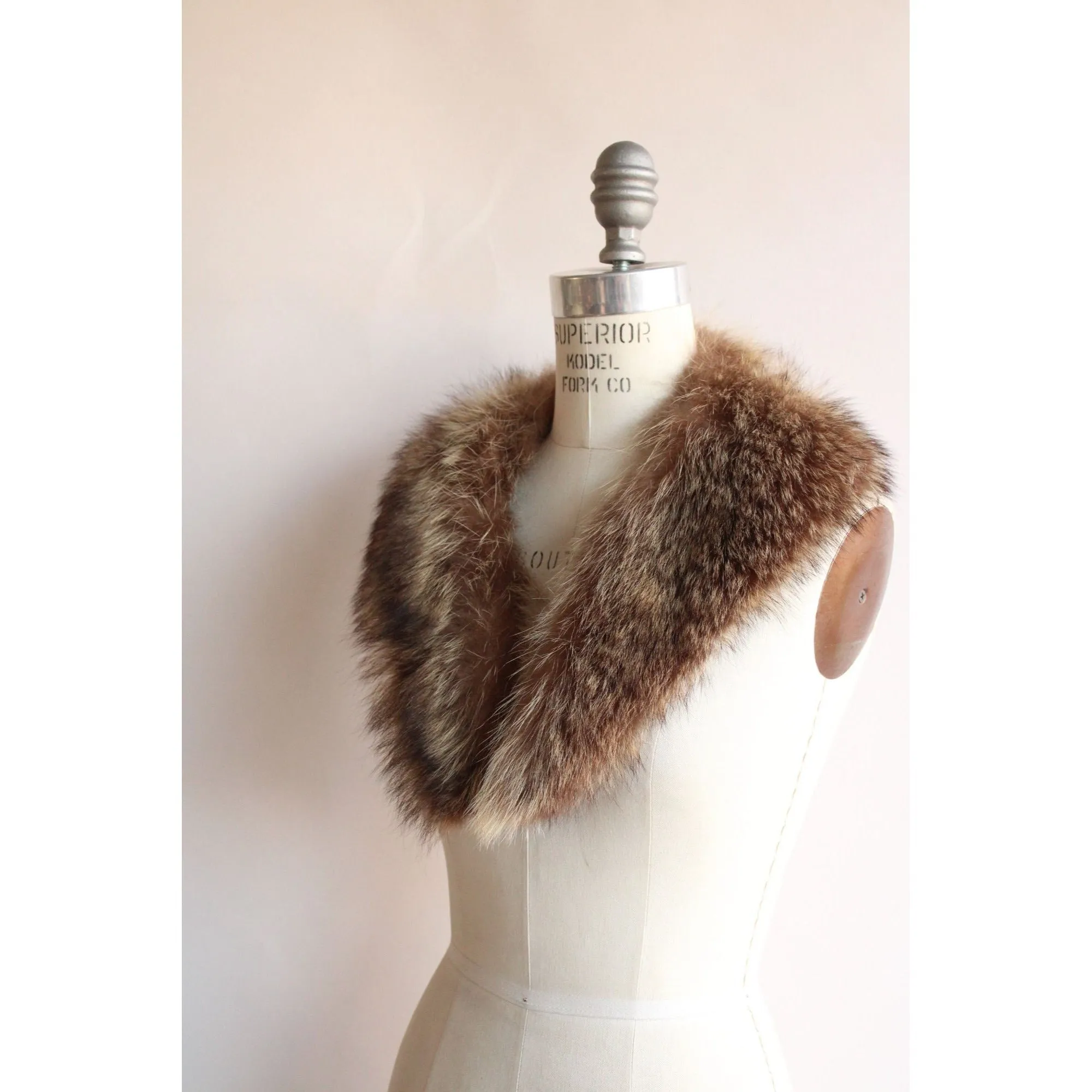 Vintage 1960s 1970s Fur Collar