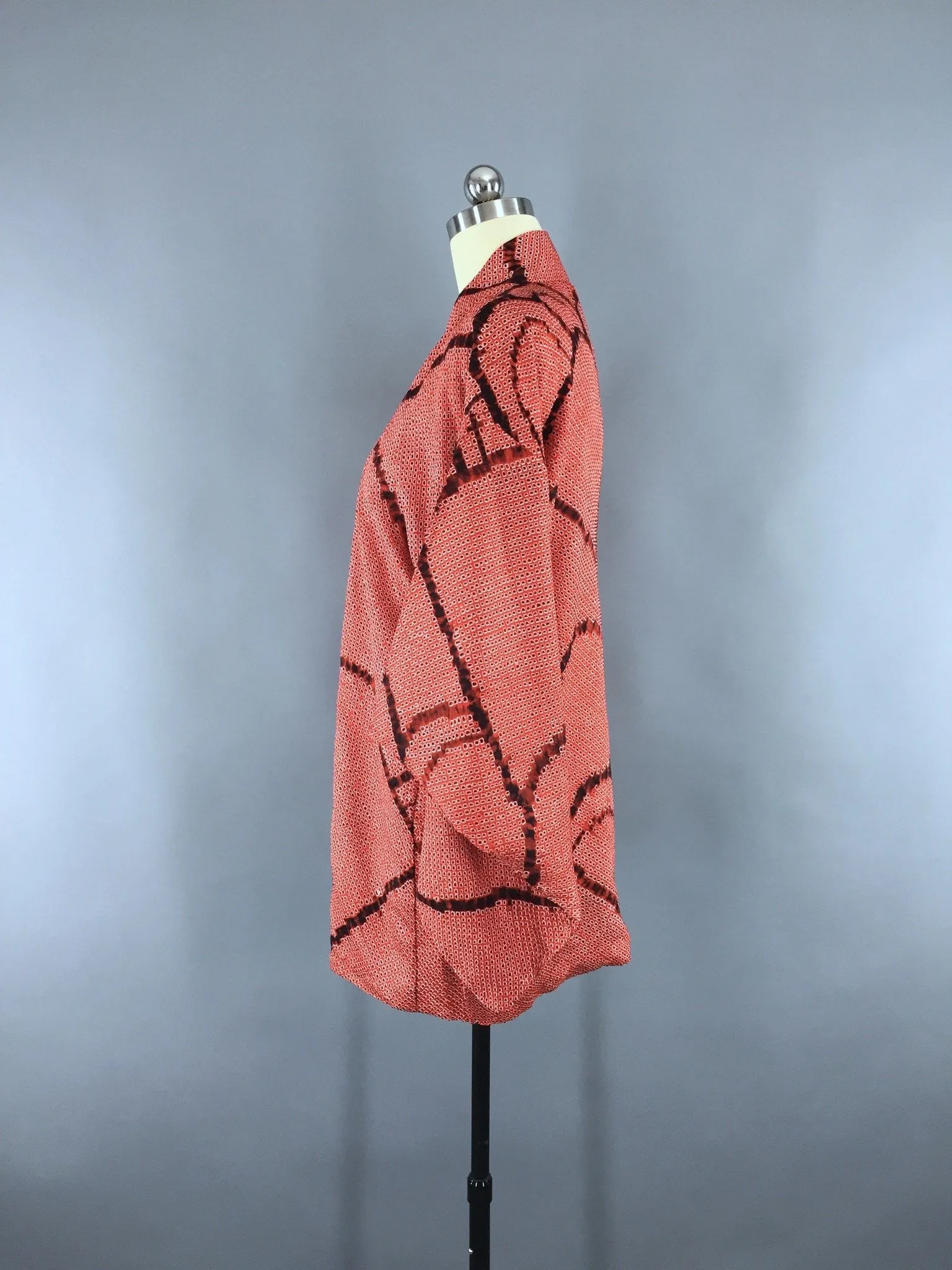 Vintage 1960s Silk Haori Kimono Cardigan / Red & Black Shibori