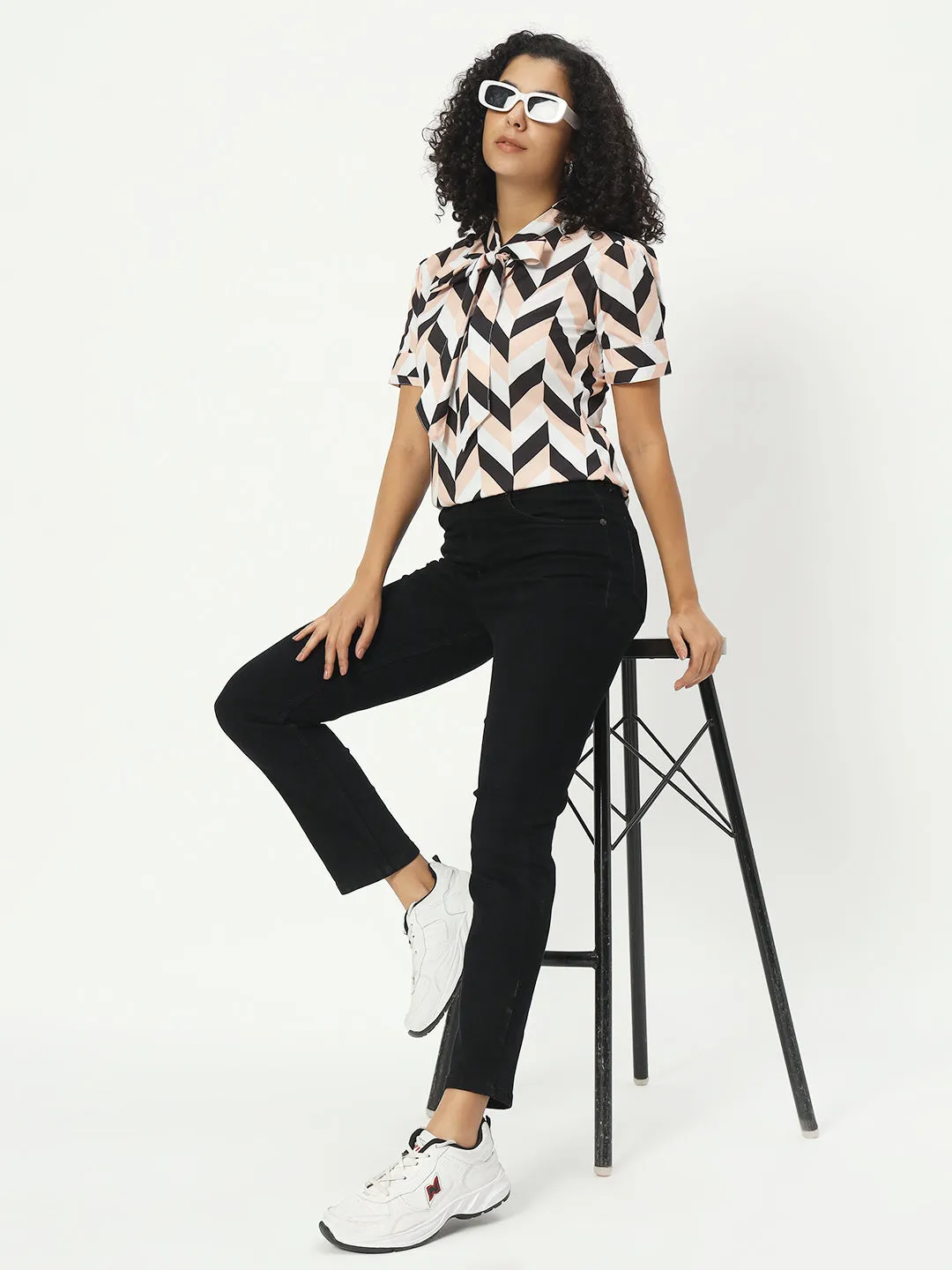 Women Geometric Printed Tie-Up Neck Top